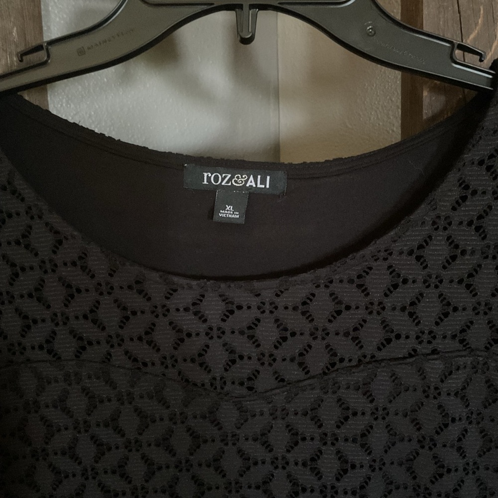 Roz & Ali Black Lace Blouse size xl - Picture 2 of 4